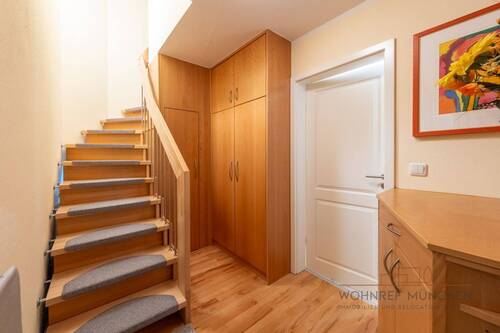 Treppe ins UG - 