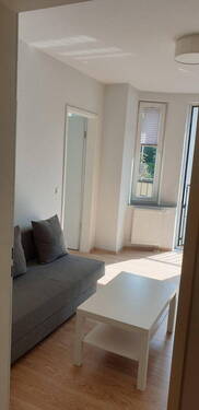 Wohnzimmer - 2 Zimmer Etagenwohnung zur Miete in Frankfurt am Main