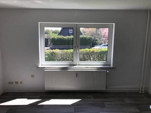 Wohnzimmer.jpg - SOFORT FREI - Schöne Erdgeschosswohnung mit Tageslichtbad und Dusche