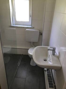 Bad.jpg - 3 Zimmer Etagenwohnung in Langelsheim