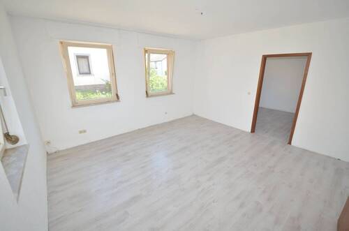 Wohnzimmer - Mehrfamilienhaus, Wohnhaus in Waldbronn