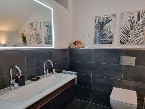 Badezimmer - Einfamilienhaus mit 155,00 m² in Neukieritzsch zum Kaufen