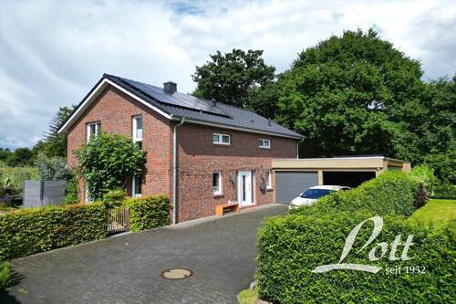 straßenseitige Ansicht - 5 Zimmer Einfamilienhaus zum Kaufen in Apen / Augustfehn