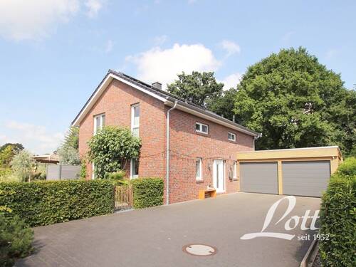 straßenseitige Ansicht - 5 Zimmer Einfamilienhaus in Apen / Augustfehn
