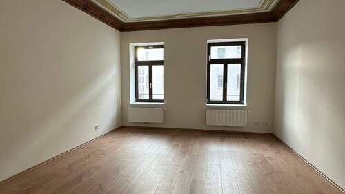 Schlafzimmer - 4-Raum-Wohnung im stilvoll sanierten Altbau mit Aufzug, Gäste-WC, Abstellraum u. Balkon