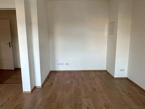 Wohnzimmer - 4 Zimmer Etagenwohnung in Leipzig