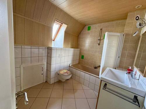 Badezimmer OG inkl Badewanne - 