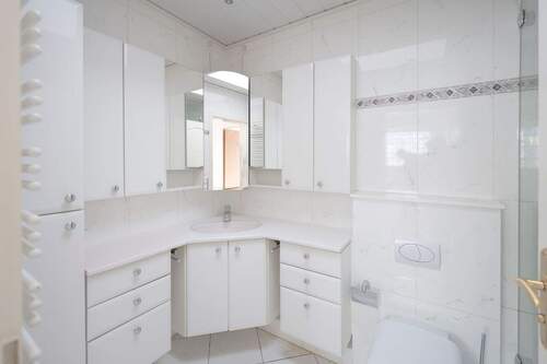 Badezimmer_frontal - 