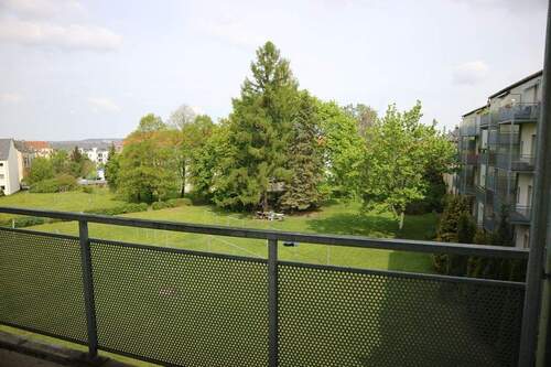 Ausblick vom Balkon - AKTIONSWOHNUNG März: WG-tauglich ++ 2-Zimmer-Wohnung ++ Dusche ++ Balkon