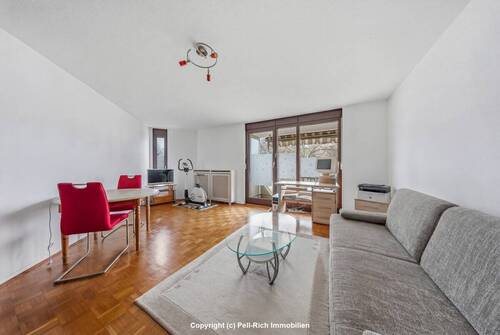 Wohnzimmer - 3 Zimmer Etagenwohnung in Karlsruhe