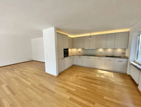 Wohnen/ Kueche - 3 Zimmer Etagenwohnung in München