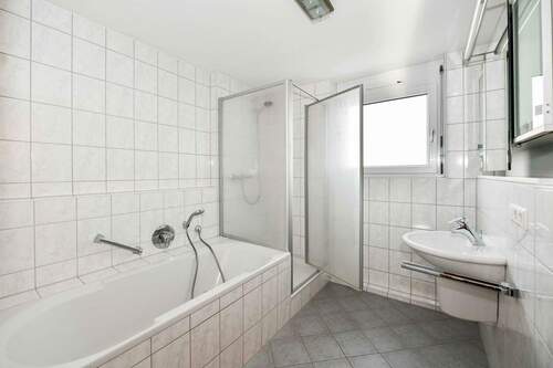 Bad - Etagenwohnung mit 88,80 m&sup2; in Korntal-Münchingen zum Kaufen