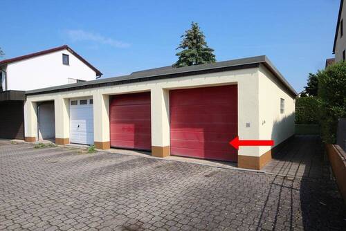 Garage mit Sektionaltor - 