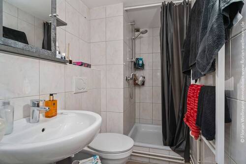 Badezimmer Souterrain Rechts - 