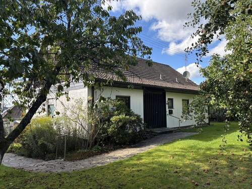 Frontansicht - 4 Zimmer Einfamilienhaus zum Kaufen in Hamm (Sieg)