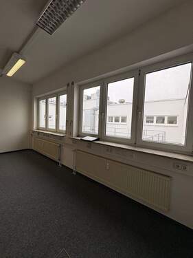 2.jpg - 3 Zimmer Büro in Erlangen
