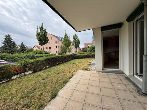 Terrasse - MA-Neuhermsheim: 4-Zimmer-Wohnung mit Terrasse, Garten und Tiefgaragenstellplatz