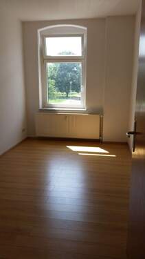 Schlafzimmer - 2 Zimmer Etagenwohnung zur Miete in Dessau-Roßlau