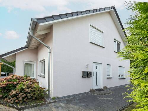 Vorderansicht - Zwei unter einem Dach - Einfamilienhaus mit Einliegerwohnung in Lübbecke