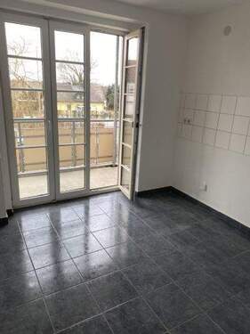 Küche mit Zugang Balkon - 