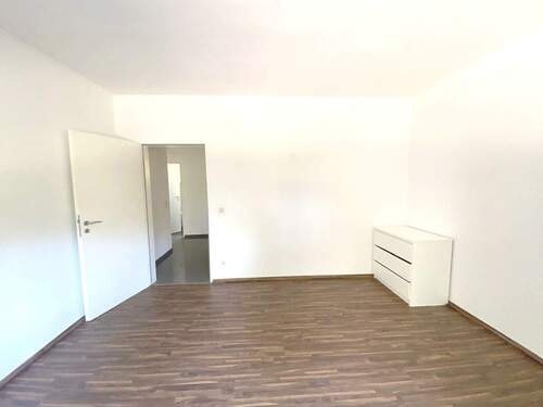 Schlafzimmer 1 - Etagenwohnung mit 98,00 m² in Irrel zur Miete