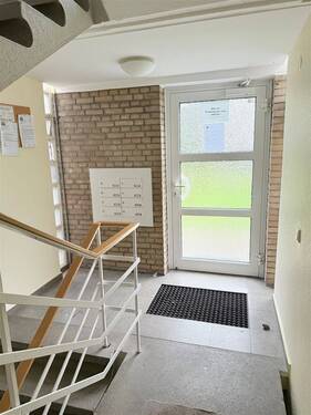 Treppenhaus - 3 Zimmer Etagenwohnung zum Kaufen in Düsseldorf