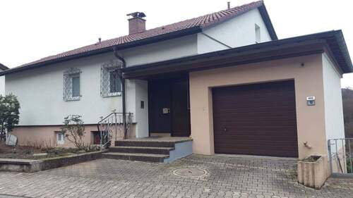 Bild 1 - Einfamilienhaus mit Einliegerwohnung