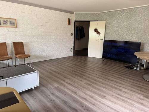 Whg. EG_Wohnen - 8 Zimmer Mehrfamilienhaus, Wohnhaus in Kirchehrenbach