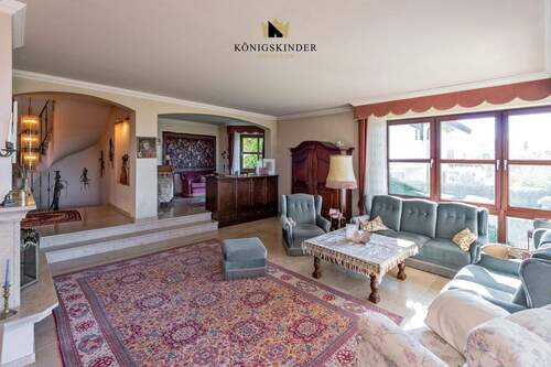 in den viel Platz bietenden zentralen Wohnbereich... - 