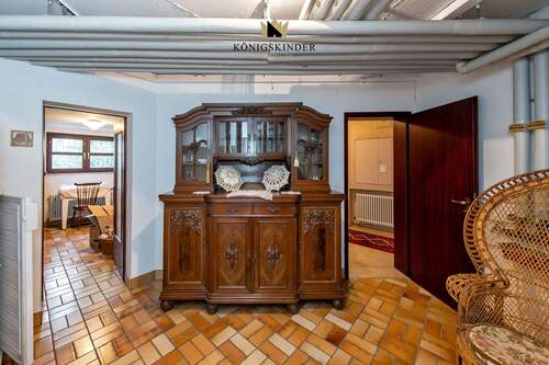 ...mit geräumigem Flur... - 