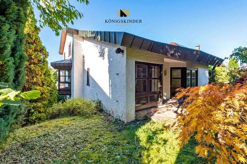 zur eigenen Terrasse und zum Vorgarten - 