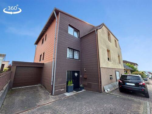 SP-22-CSBD-126 - Zweifamilienhaus mit großem Garten und Garage