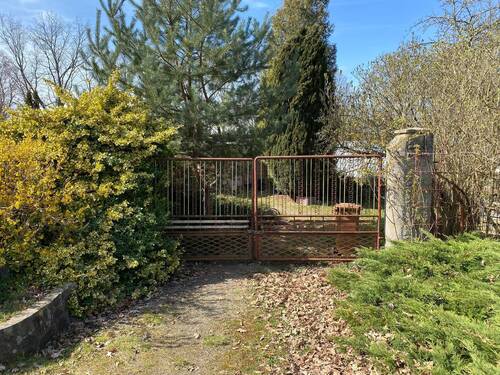 separates Gartengrundstück ca. 50 m vom Wohnhaus entfernt - 