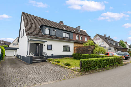 Bild 1 - #KOMINOS IMMOBILIEN# Gepflegte Doppelhaushälfte in Attendorn