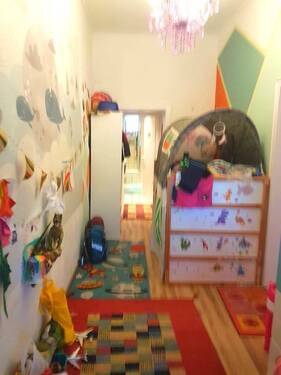 Kind - home-Office - Durchgang zum Bad - 
