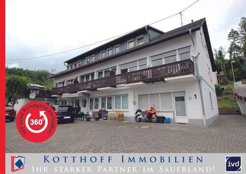 Bild 1 - Große 4-Zimmer-Dachgeschosswohnung mit Balkon in Lennestadt-Langenei