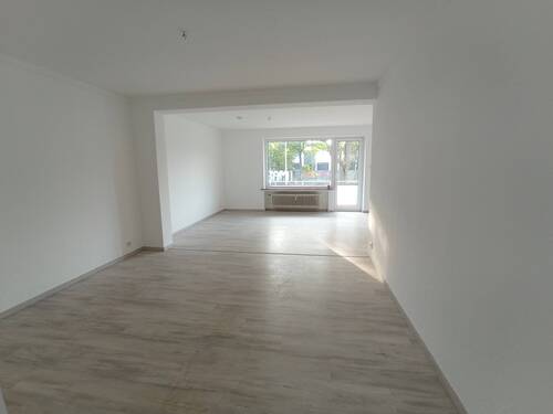 Burgwedeler Str. 42 Großer Raum Foto 3.jpg - 