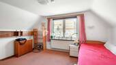 1. OG Schlafzimmer 1 - 