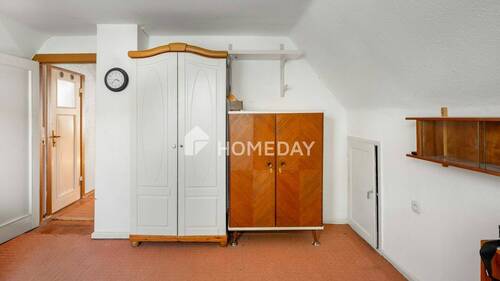 1. OG Schlafzimmer 2 - 