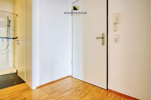 Wohnungseingang mit breitem Flur - Etagenwohnung mit 71,00 m² in Lahr/Schwarzwald zum Kaufen