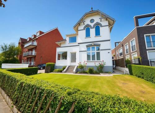 Haus- und Grundstück - Historisches Einfamilienhaus mit KFZ-Werkstatt, Garagen und Ausstellungsraum