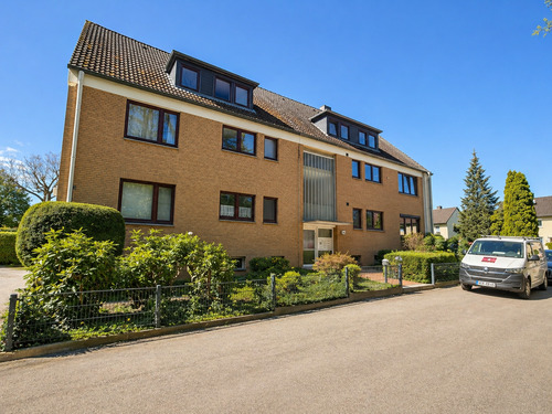 Haus Front - Dachgeschosswohnung in naturnaher Bestlage von Verden