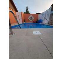 Reihenmittelhaus gehobene Ausstattung und Pool - Provisionsfrei zu verkaufen - Schallstadt Mengen