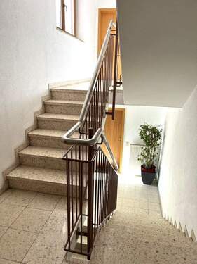 Treppenhaus - Etagenwohnung mit 60,00 m&sup2; in Leonberg zum Kaufen