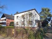Hausansicht 2 - Gut geschnittenes, sanierungsbedürftiges Einfamilienhaus in ruhiger Lage & zusätzlichem Baupotenzial