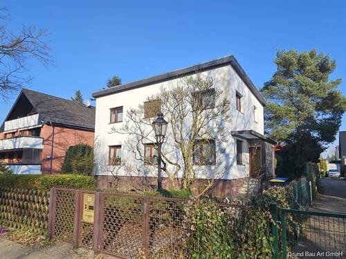 Hausansicht 2 - Gut geschnittenes, sanierungsbedürftiges Einfamilienhaus in ruhiger Lage & zusätzlichem Baupotenzial