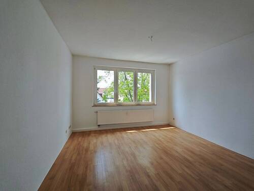 Wohnzimmer - 4 Zimmer Etagenwohnung zur Miete in Kitzscher