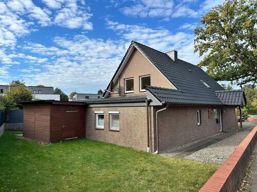 Außenansicht - EinfamilienhausZweifamilienhaus in Quickborn mit vielseitigen Nutzungsmöglichkeiten