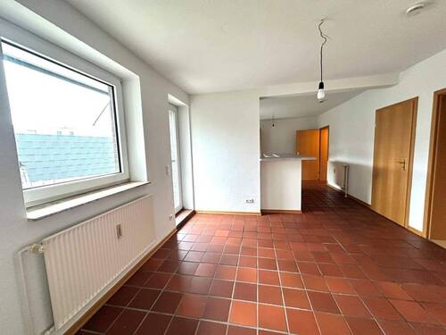 EG Blick vom Essbereich zur Küche - 