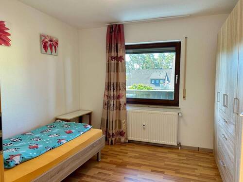 Kind 1 (hinteres Zimmer) - 